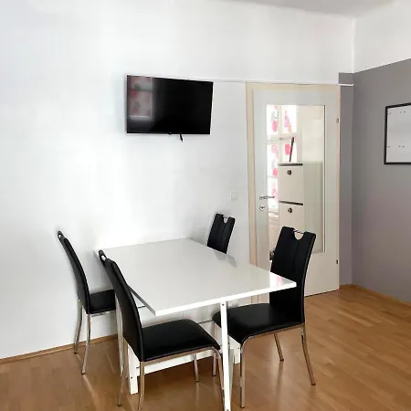 Ferienapartment Passauer Wolf Im Zentrum, Klimatisiert Sankt Poelten Exterior photo