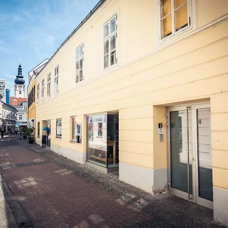 Ferienapartment Passauer Wolf Im Zentrum, Klimatisiert Sankt Poelten Exterior photo